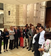 Moreno justifica el "plante" del PP-A en el Pleno como un gesto "a favor de la pluralidad democrática en el Parlamento"