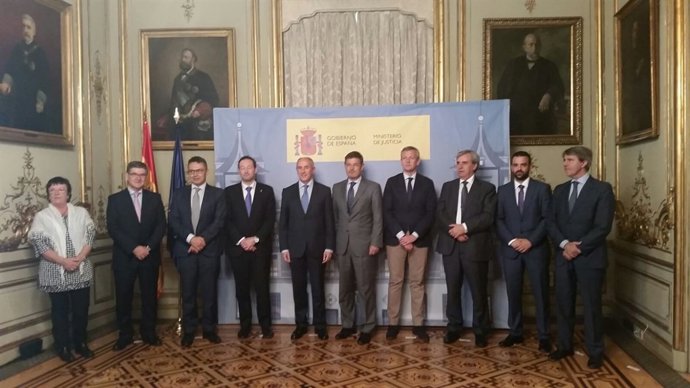 ERKOREKA CON MINISTRO DE Justicia Y CONSEJEROS 