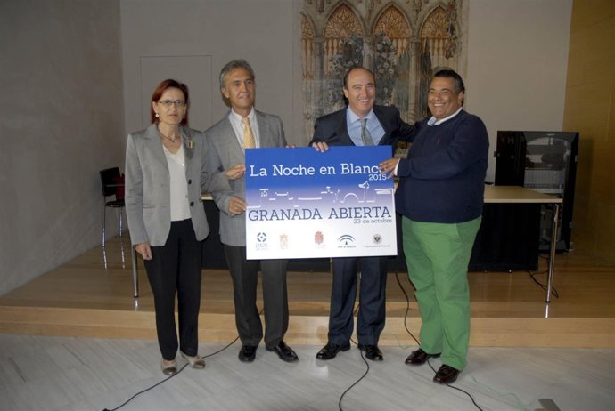 Presentación del cartel de la 'Noche en Blanco' 2015.