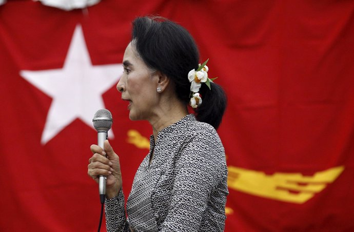 Acto de campaña de Aung San Suu Kyi en Kawhmu