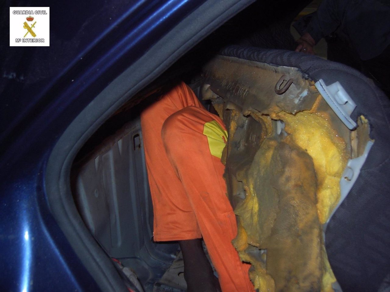 Inmigrante oculto en un doble fondo de un coche, interceptado en Melilla