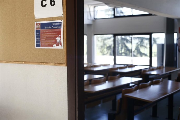 Universidad, alumnos, estudiantes, estudios, matrícula, universitarios, clases