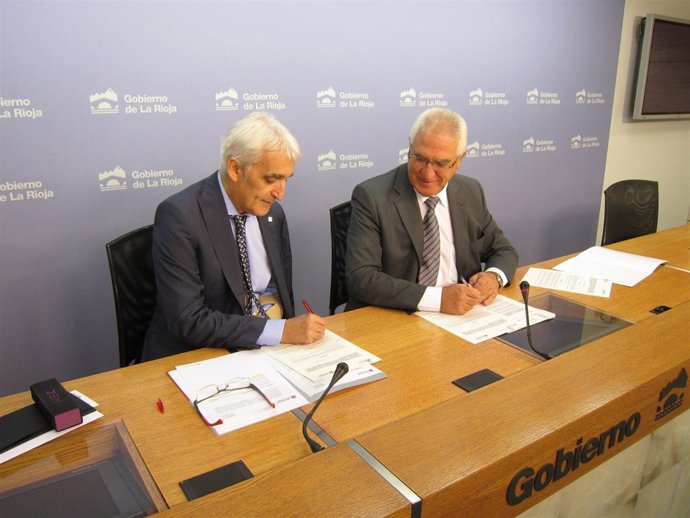Arnáez y Bayo firman convenio sobre la UR