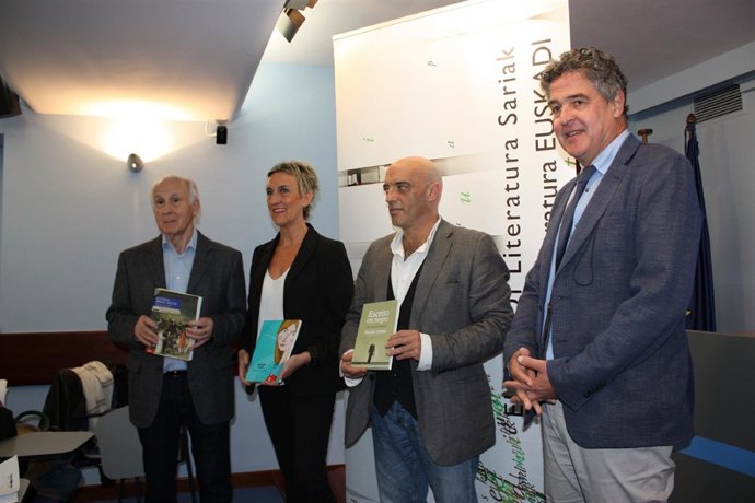 Rueda de prensa de Premios Literatura Euskadi 2015.