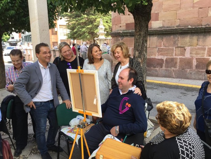 Responsables de la Junta con el Día del Mayor