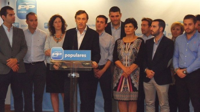 Hernando interviene tras el comité de campaña en Almería