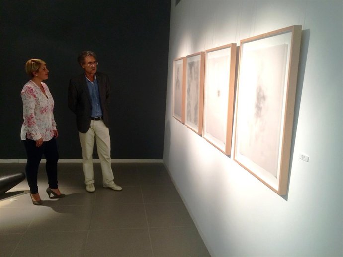 Noelia Arroyo y el pintor Pedro Cano