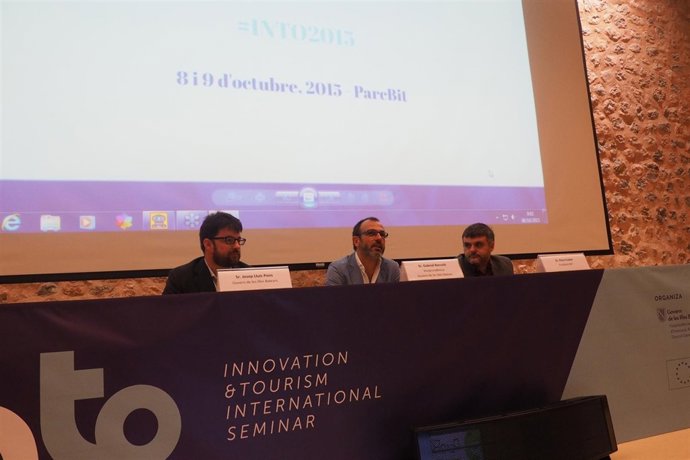 Biel Barceló durante la inauguración de un seminario de turismo    