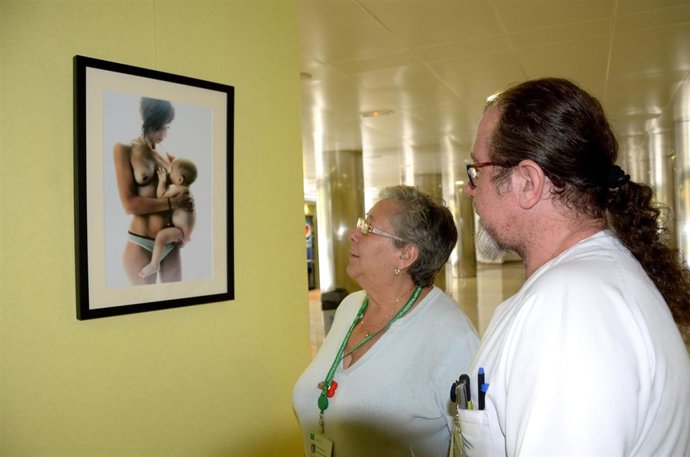 Exposición fotográfica en favor de la lactancia