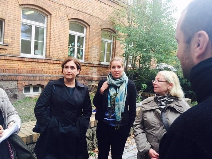 Ada Colau de visita en el centro de refugiados de Leipzig
