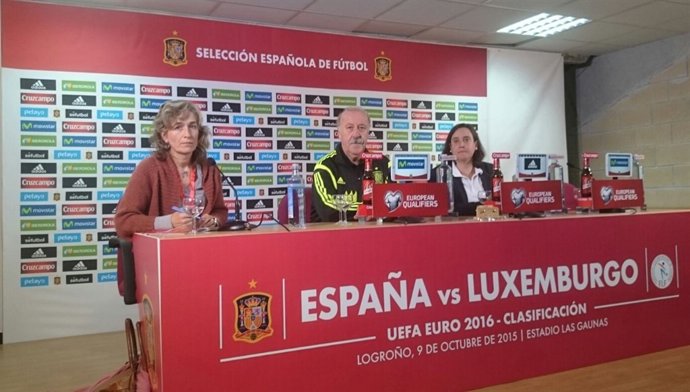 Vicente del Bosque, durante la rueda de prensa en Logroño