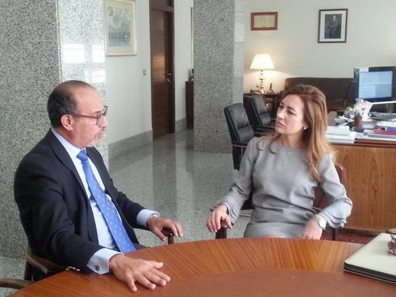 El delegado del Gobierno en Melilla con Marta Fernández Currás