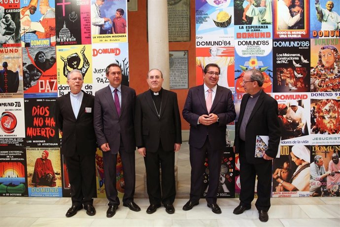 Espadas, Asenjo y Pulido, en la inauguración de la exposición del Domund