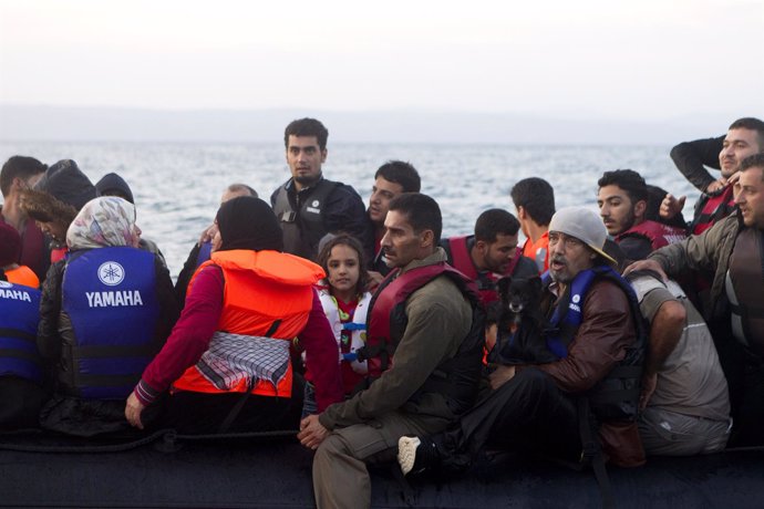 Refugiados llegando a la isla griega de Lesbos
