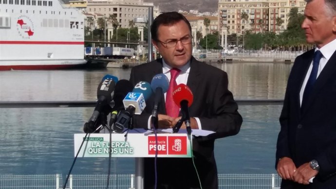 El coordinador de la Interparlamentaria del PSOE-A, Miguel Ángel Heredia