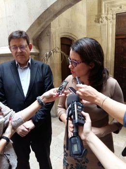 Ximo Puig y Mònica Oltra atienden a los medios