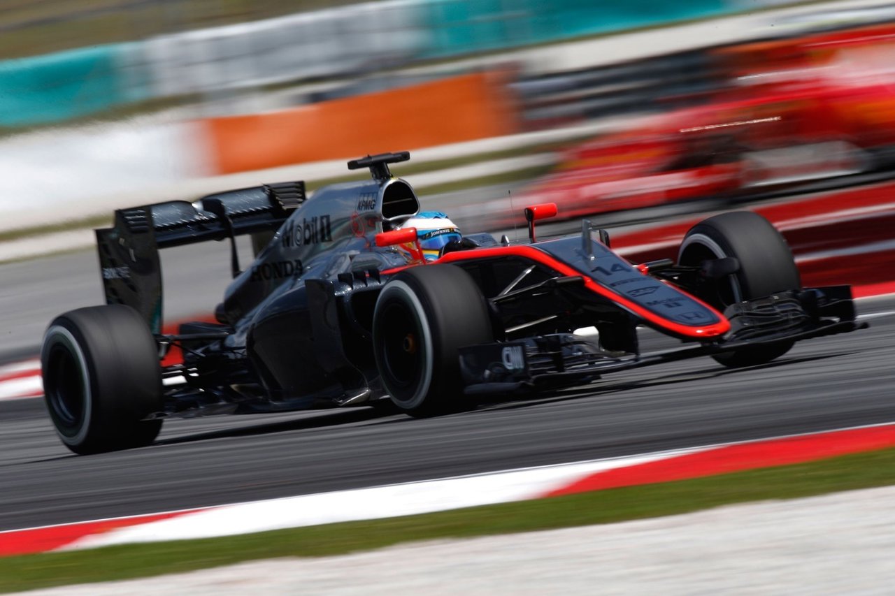 Fernando Alonso en competición con McLaren