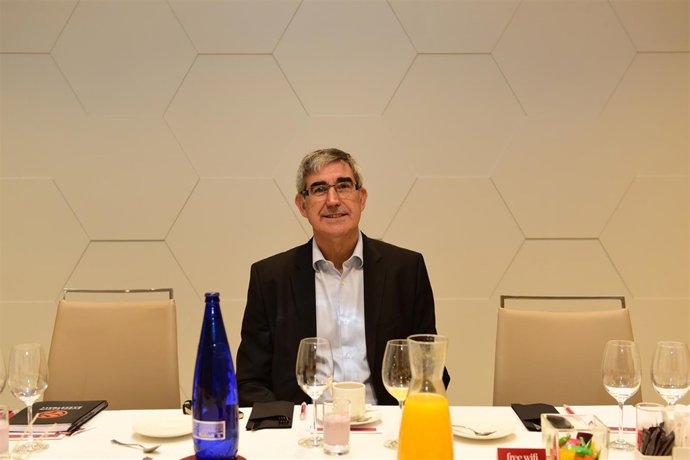 Jordi Bertomeu  CEO , desayuno hotel Eurobuilding.