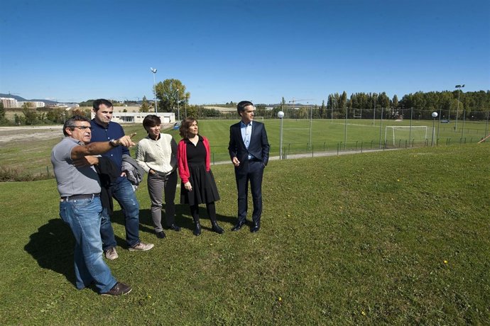 Visita de la consejera a las instalaciones deportivas de la UPNA.