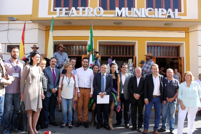 Foto de familia de la inauguración del Western Film Festival