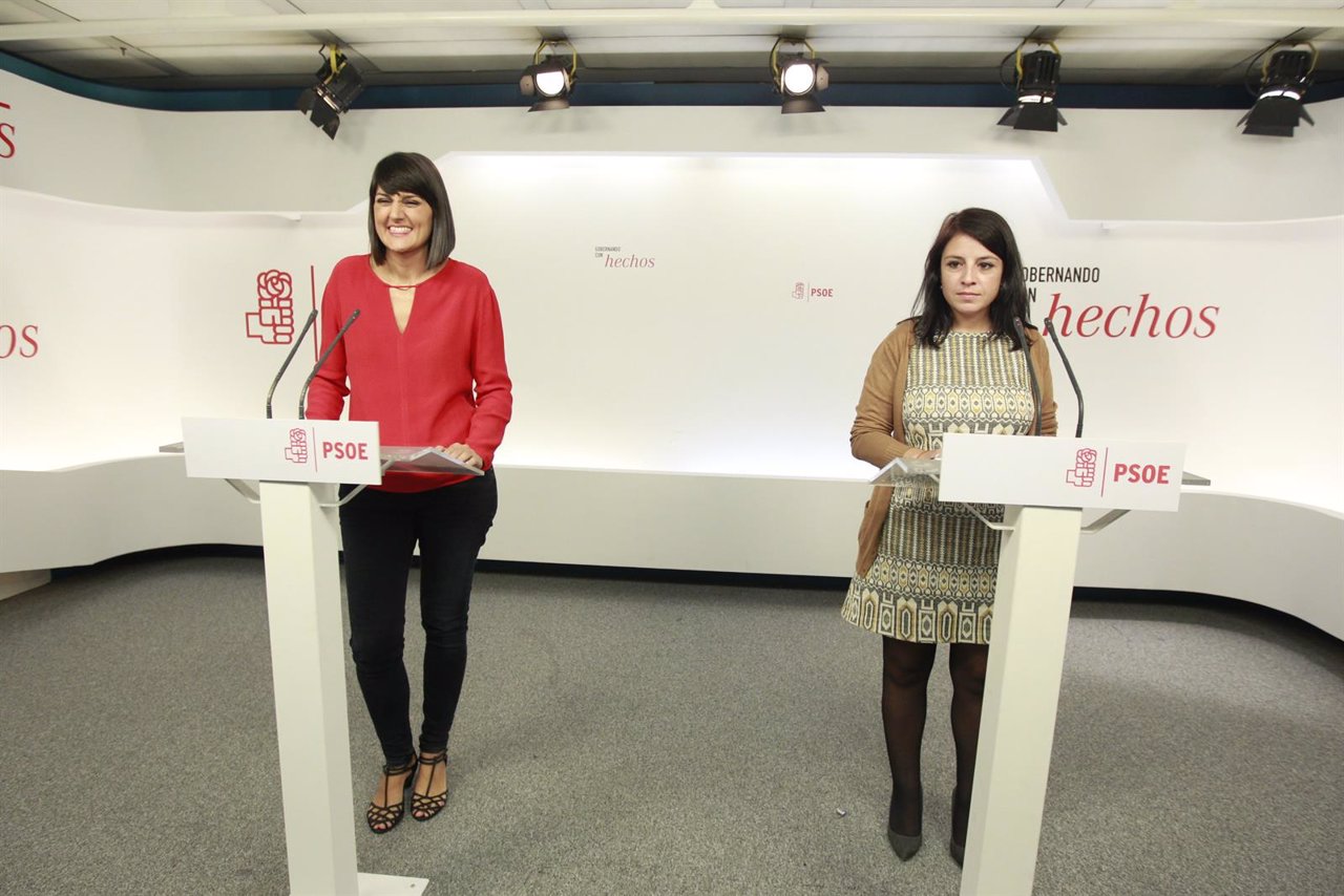 María González Veracruz y Adriana Lastra en la sede del PSOE