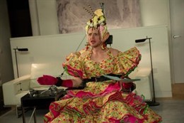 Fotograma de 'Absolutely anything'