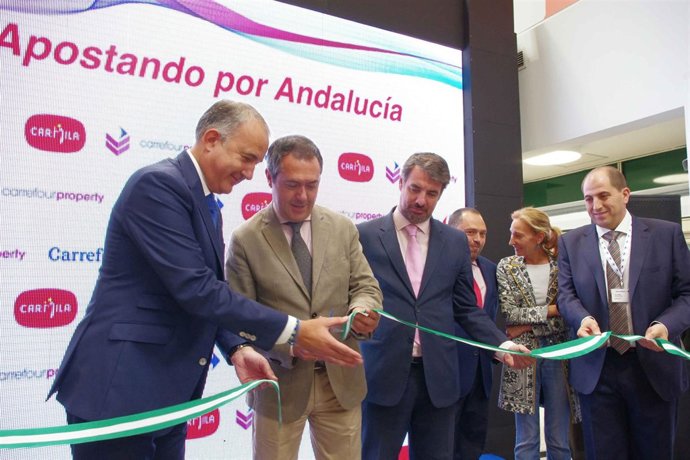 Inauguración instalaciones de Carrefour San Pablo.