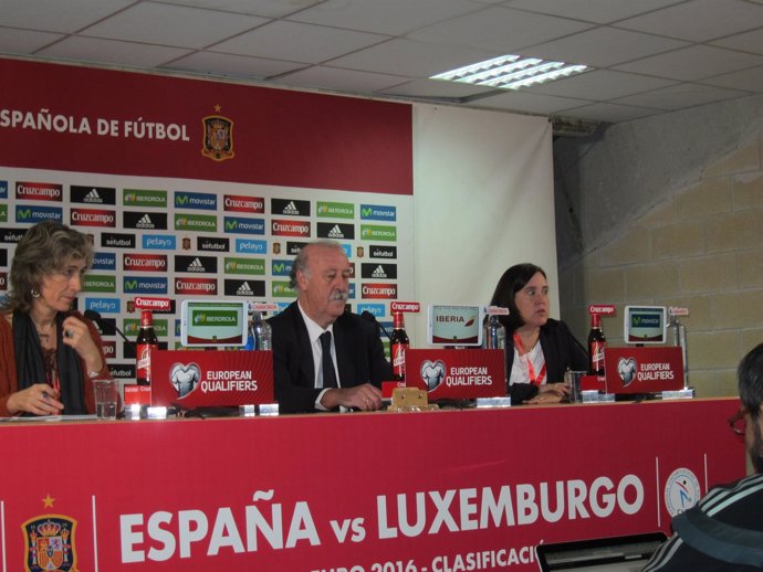 Vicente del  Bosque comparece en rueda de prensa en Logroño