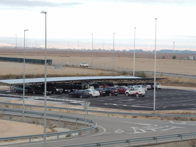 Nuevo aparcamiento en el aeropuerto de Teruel.