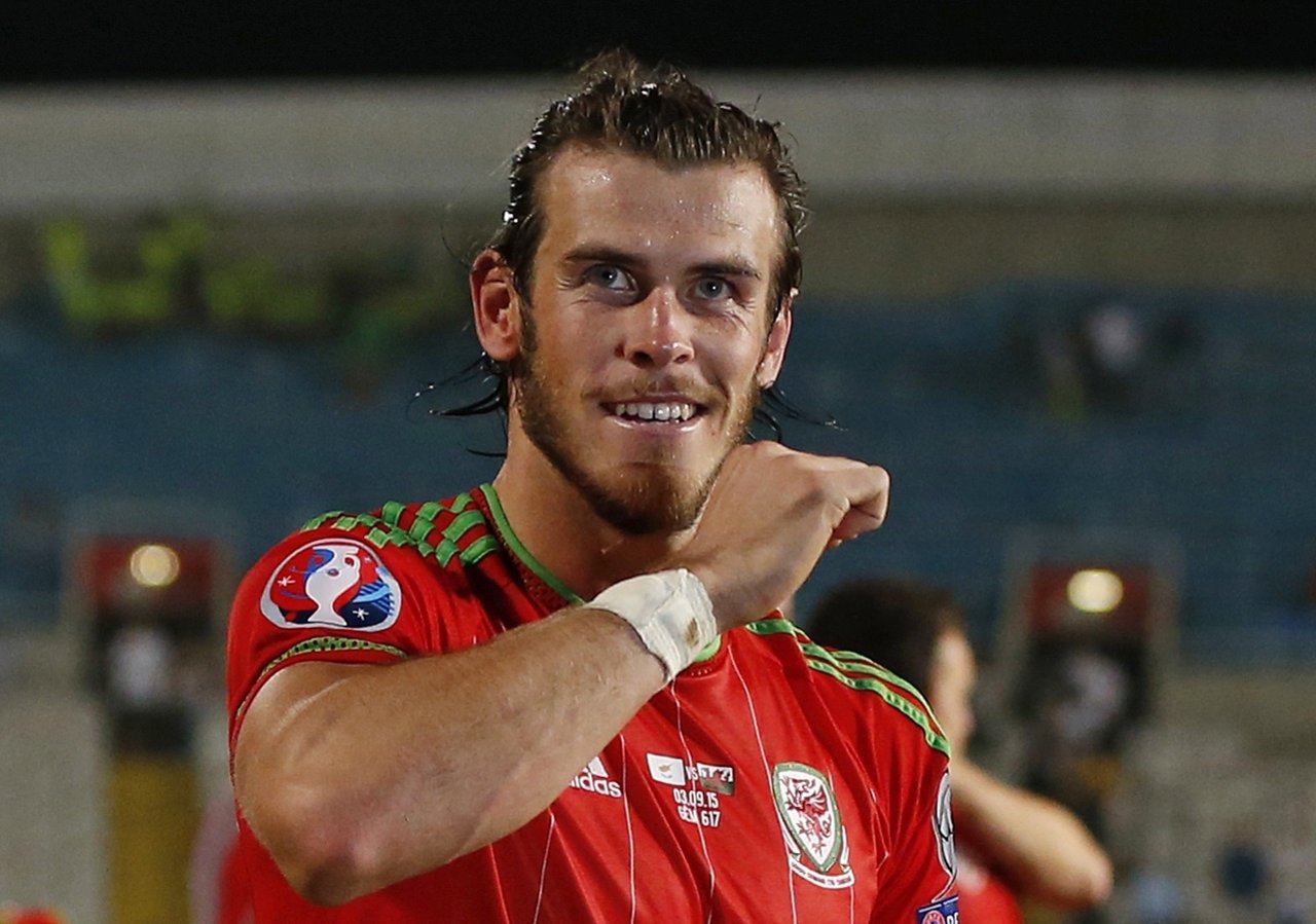 Gareth Bale triunfa con Gales al clasificarse para la Eurocopa