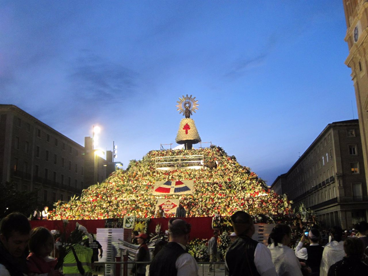 Ofrenda de Flores a la Virgen del Pilar 2013.