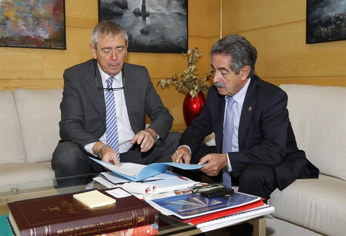 El presidente se reúne con el alcalde de Bareyo