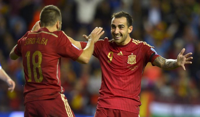 Jordi Alba y Paco Alcácer con la selección española