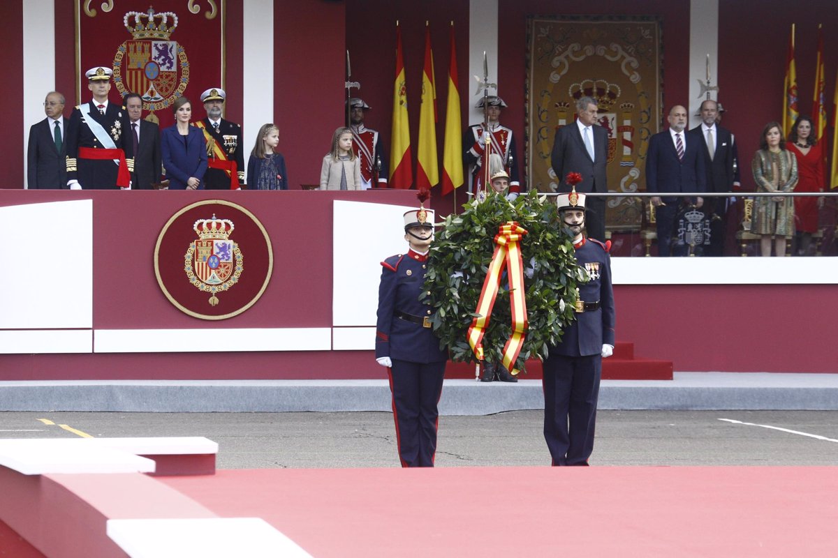 El Rey Preside El último Desfile Militar Del 12 De Octubre De La Legislatura