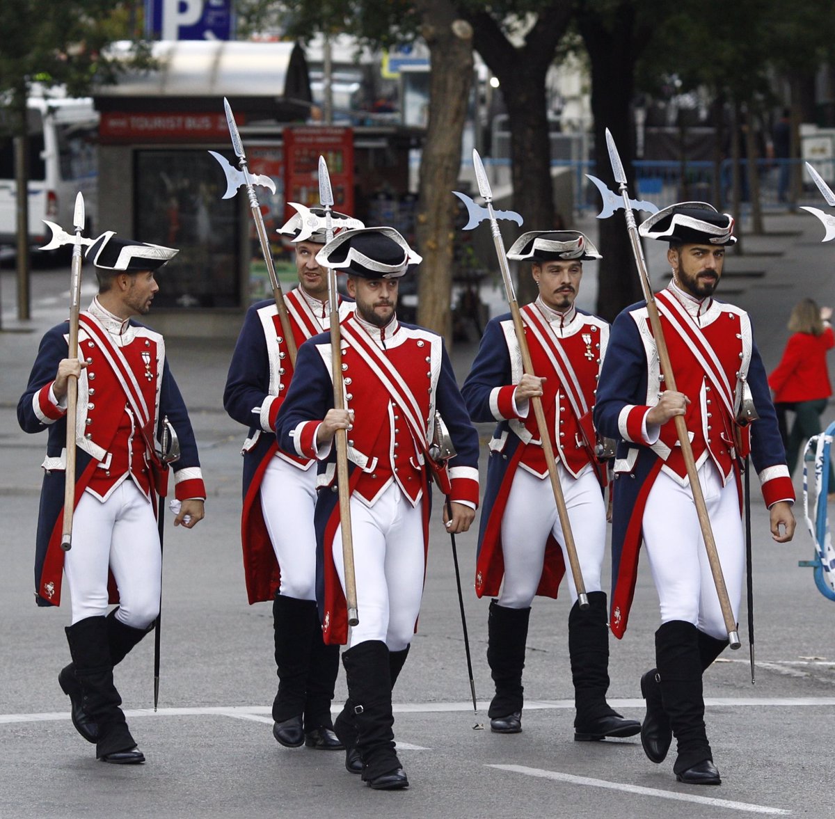 Fotos Del Desfile Militar Del Día De La Hispanidad 2015 En Madrid