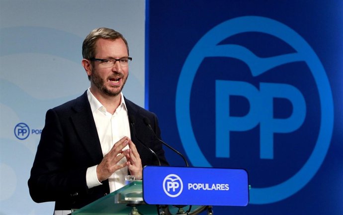 Javier Maroto en la sede del PP