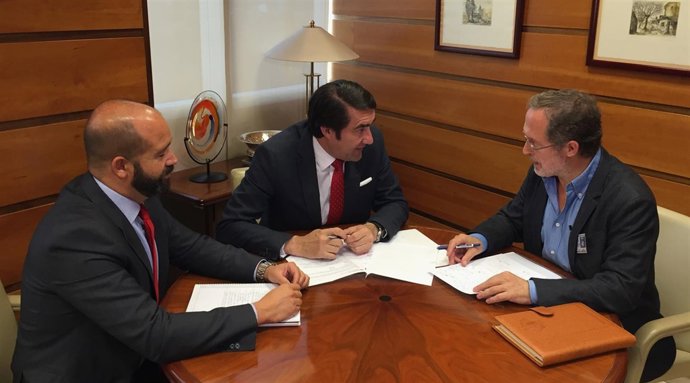 Reunión entre Juan Carlos Suárez-Quiñones y Manuel Saravia