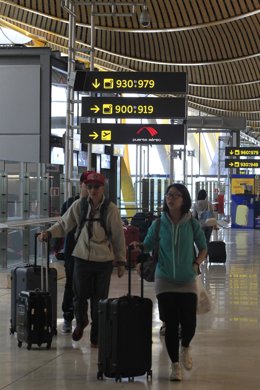 Aeropuerto de Barajas, turismo, turistas, viajeros, viajes, avión, AENA.