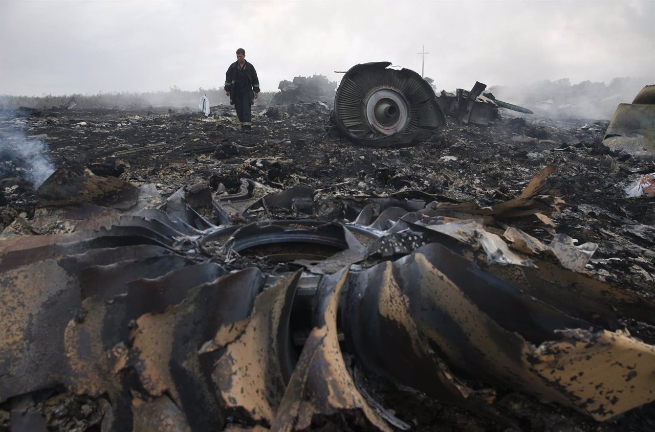 Restos del vuelo MH17 de Malaysia Airlines, derribado en el este de Ucrania
