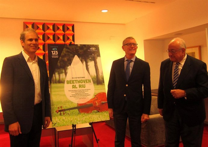 Yaron Traub, Eugenio Calabuig y Manuel Muñoz en el Palau de la Música