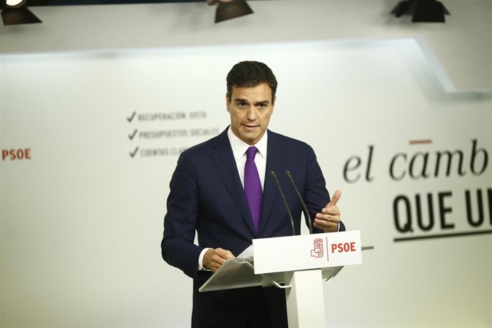 Pedro Sánchez en la sede del PSOE