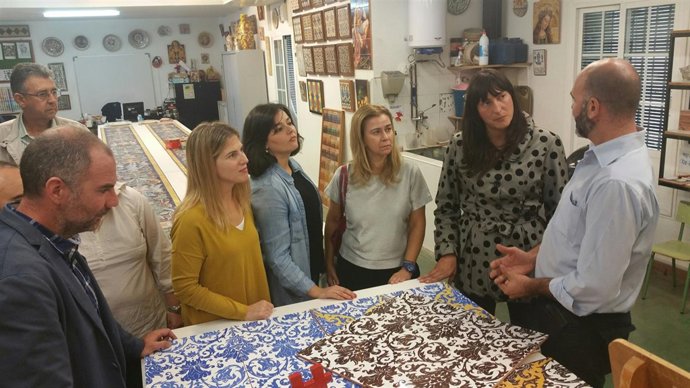 Dolores López (PP-A), en un acto en la escuela de Gelves