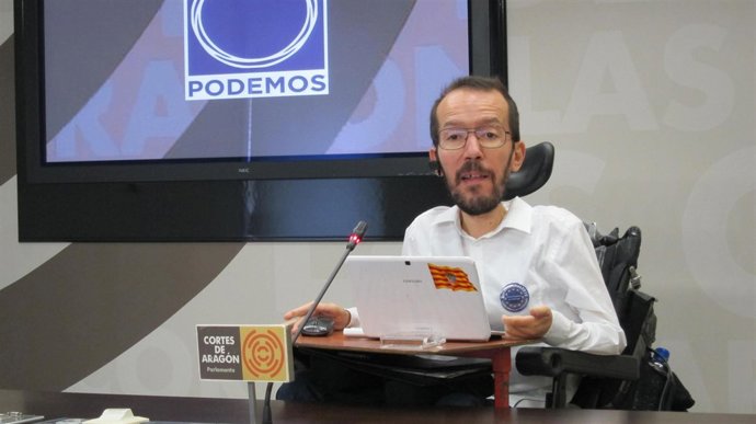 El portavoz del grupo parlamentario de Podemos, Pablo Echenique