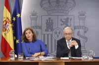 Santamaría no ve crítica en que Montoro diga que hay gente que se avergüenza de ser del PP