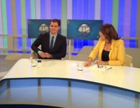 Rivera rechaza el "politiqueo" que critica los acuerdos PSOE y C's y ensalza que su partido "modere" el trabajo de Junta