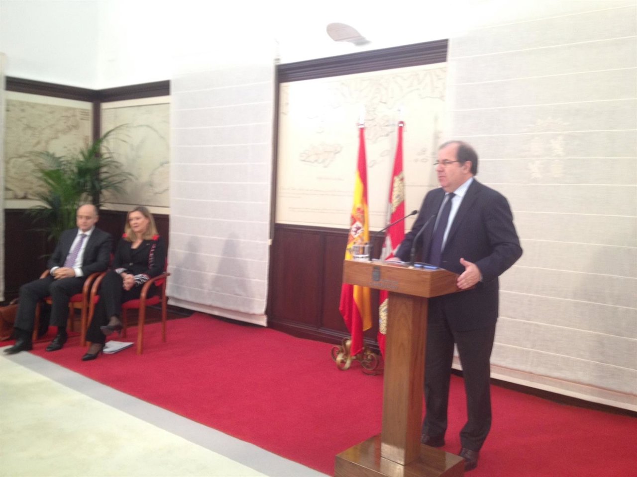 El presidente de la Junta, Juan Vicente Herrera, presenta los Presupuestos