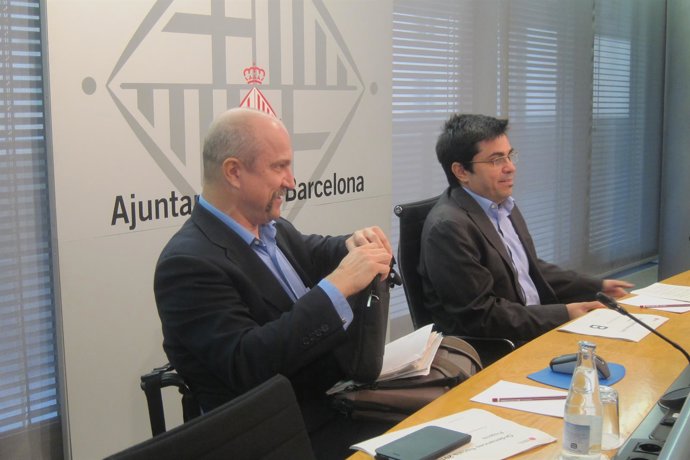 El t.De alcalde G.Pisarello y el gerente de Presidencia y Economía, Jordi Ayala