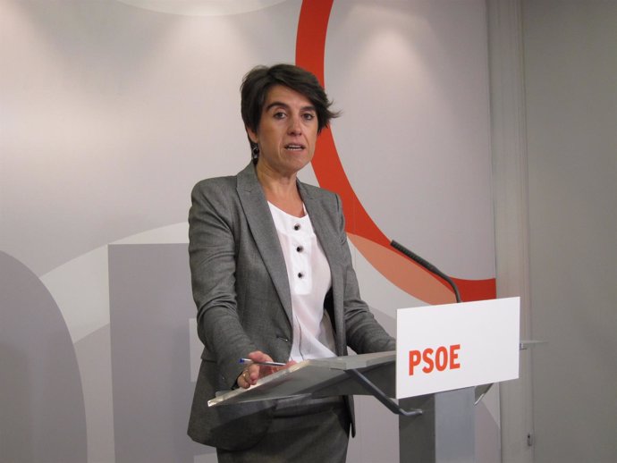 La diputada del PSOE, Nuria del Río, presenta PNL Salud