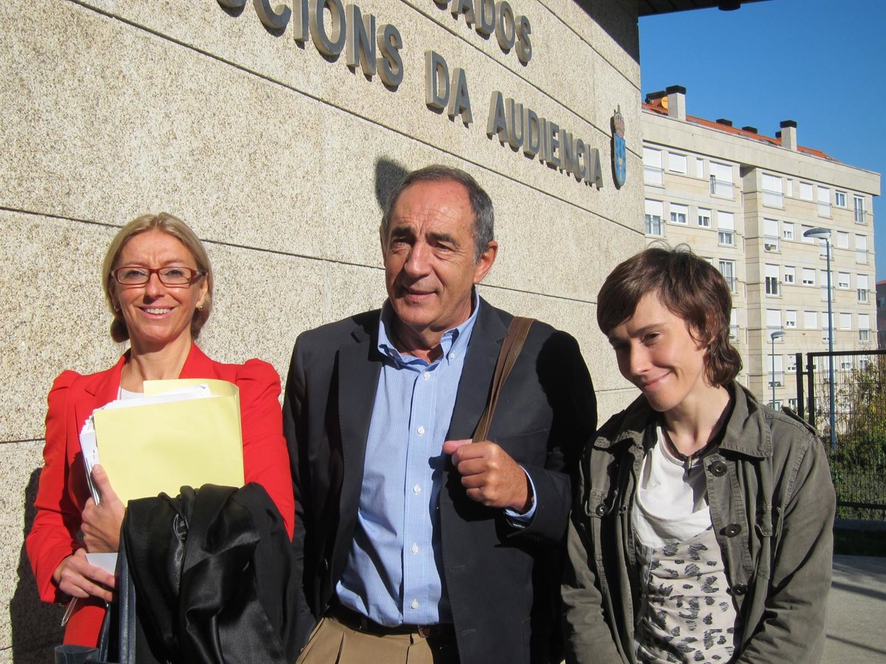 Acusada de lanzar cóctel molotov en Vigo acepta dos años de cárcel