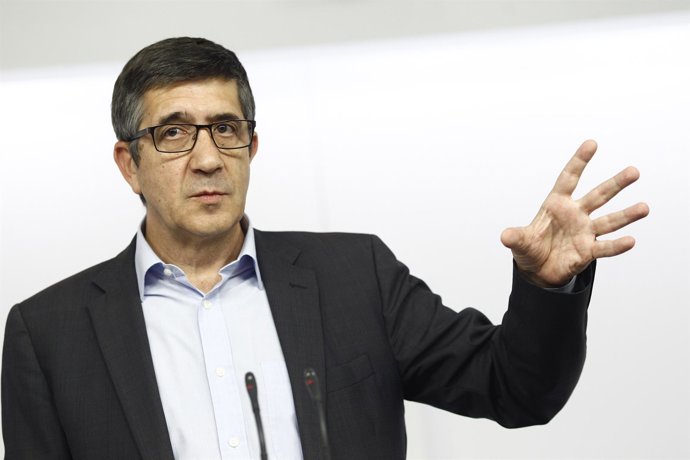 Patxi López criticó el modelo de primarias de Podemos